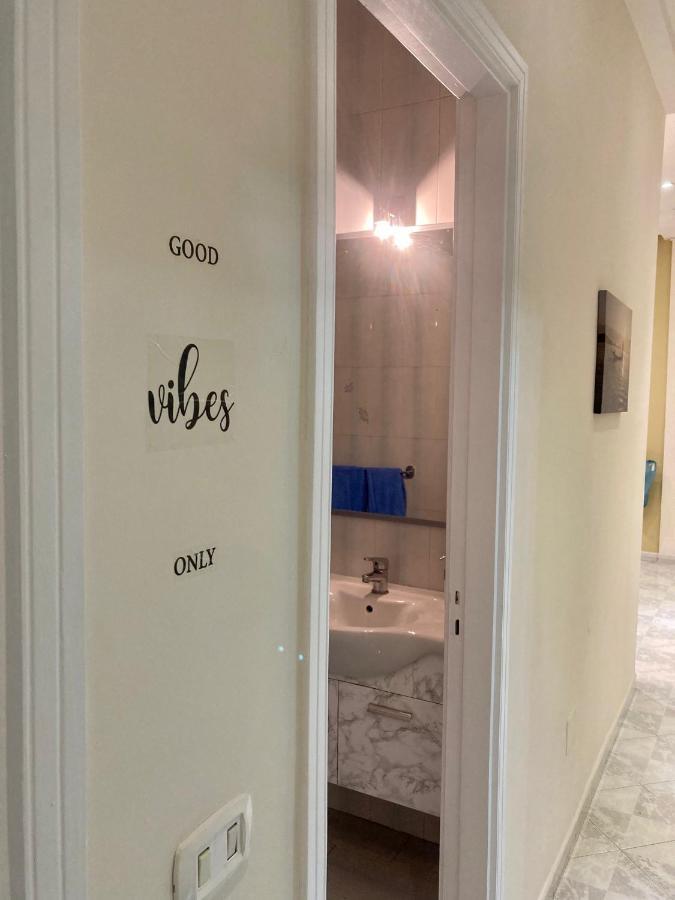 Sentiti A Casa-guest House Bed & Breakfast Napoli